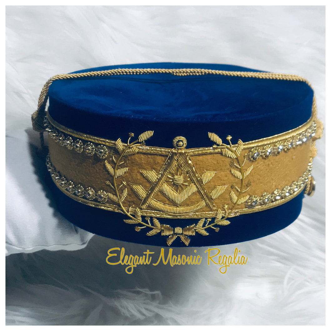 Past Master Masonic Crown (Blue House). Embroidered masonic symbol. Blue velvet. Rhinestones around circumference of the cap.